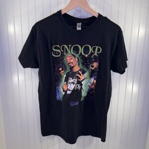 Gildan Black Graphic Tee with Snoop Design